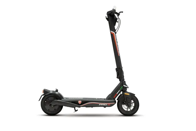 Ducati Pro-III monopattino elettrico 350W nero